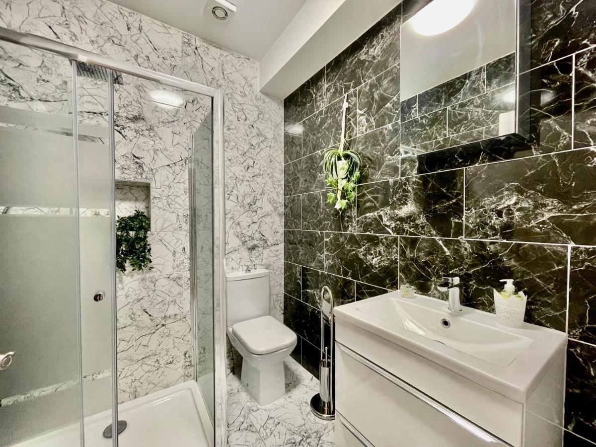 Apartament City Centre Gem In Southend Near The Beach, Station And Parking Zewnętrze zdjęcie