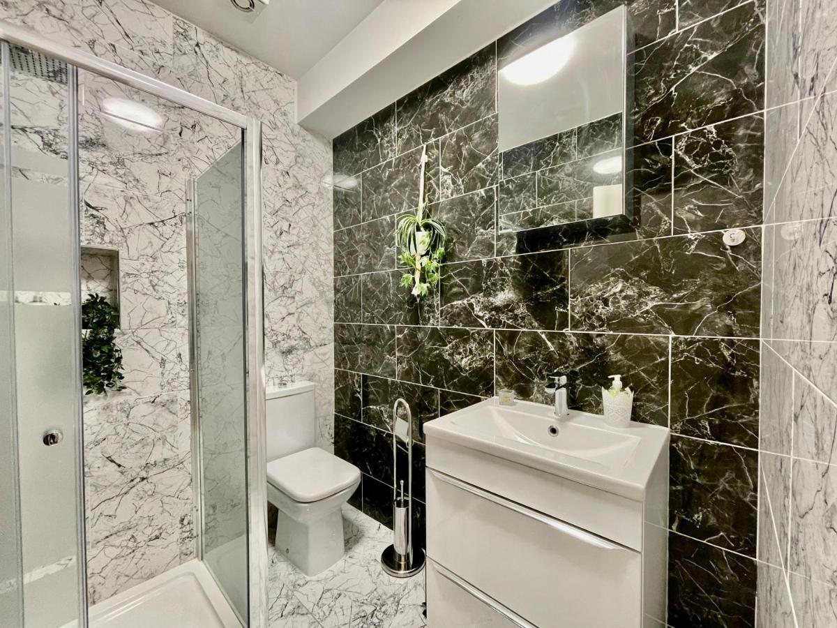 Apartament City Centre Gem In Southend Near The Beach, Station And Parking Zewnętrze zdjęcie
